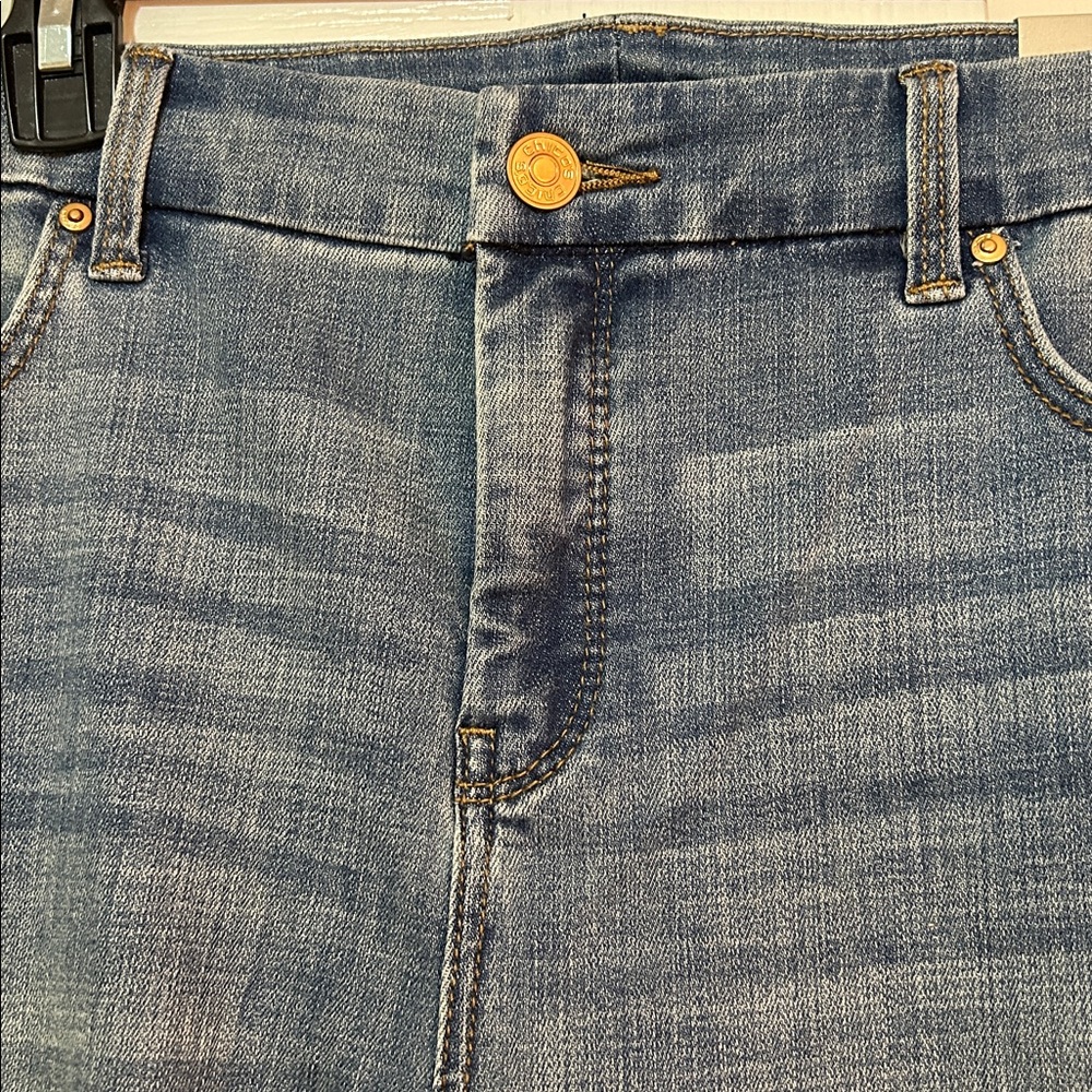 NWT Chico’s size 12 US/ 2T decorative hem jeans 26 in inseam. - Picture 2 of 7